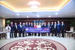 北美洲台灣商會聯合總會長白越珠等貴賓與市長合影