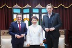 德國在台協會處長狄嘉信(Karsten Tietz)偕同德國聯邦議院議員柯約博、烏斯特一行蒞府拜會