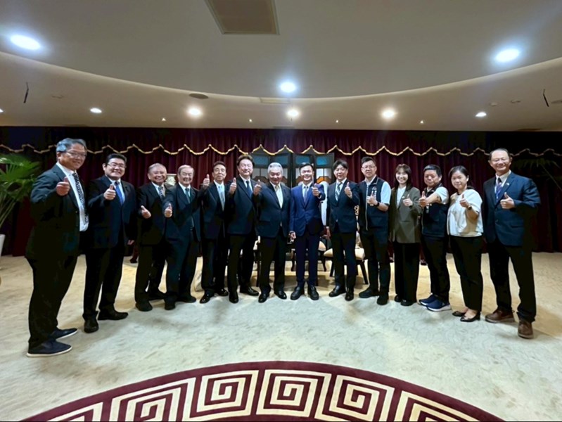 日本友好城市愛媛縣議會議員鈴木俊廣等貴賓蒞府拜會，由林育鴻副秘書長代表接待