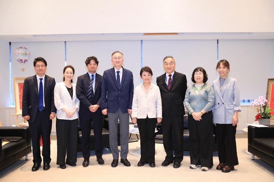 駐臺北韓國代表部黃載皓代表等貴賓與市長合影