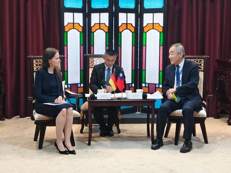 雙方針對半導體、智慧製造、交通優化、環境永續、人才培育以及國防安全與無人機產業等議題進行深入交流