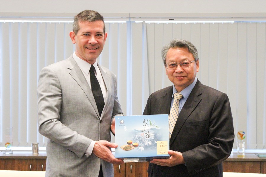 澳大利亞昆士蘭省貿易暨投資辦事處Patrick Hafenstein處長與令狐副市長合影