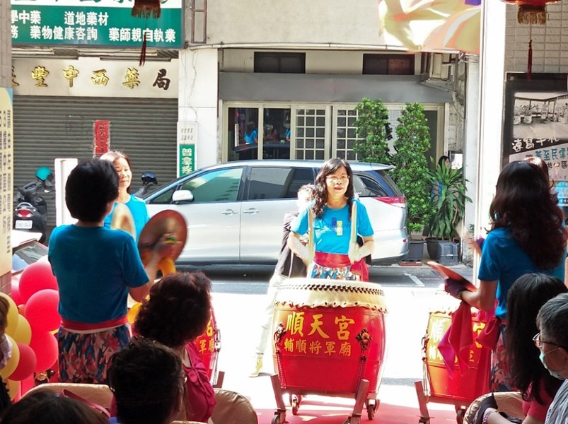 開場表演(順天宮女子戰鼓隊表演迎賓鼓)