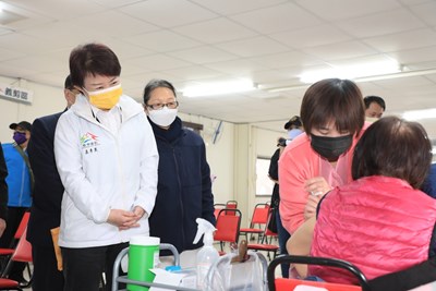 中市今、明加開47處快打站 盧市長籲長者接種疫苗提升保護力