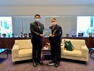 令狐副市長與陳冠儒助理教授合影。